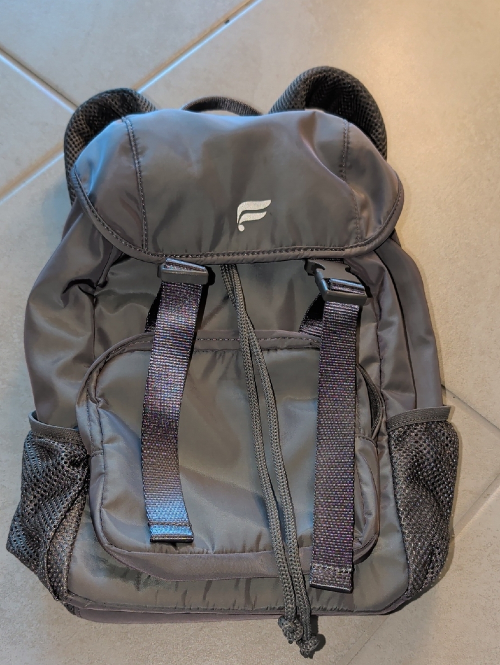 Fabletics

Fabletics The Cargo Backpack Gunmetal Grey Shine Unisex Mini